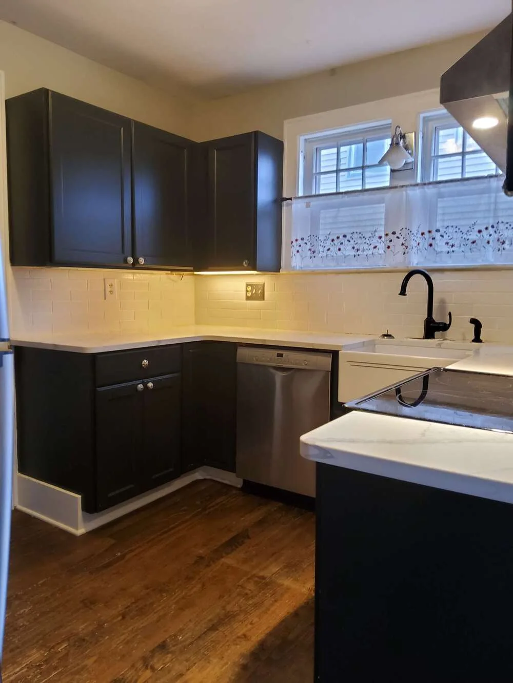 Kitchen after a professional clean by SWAT Team of Michigan