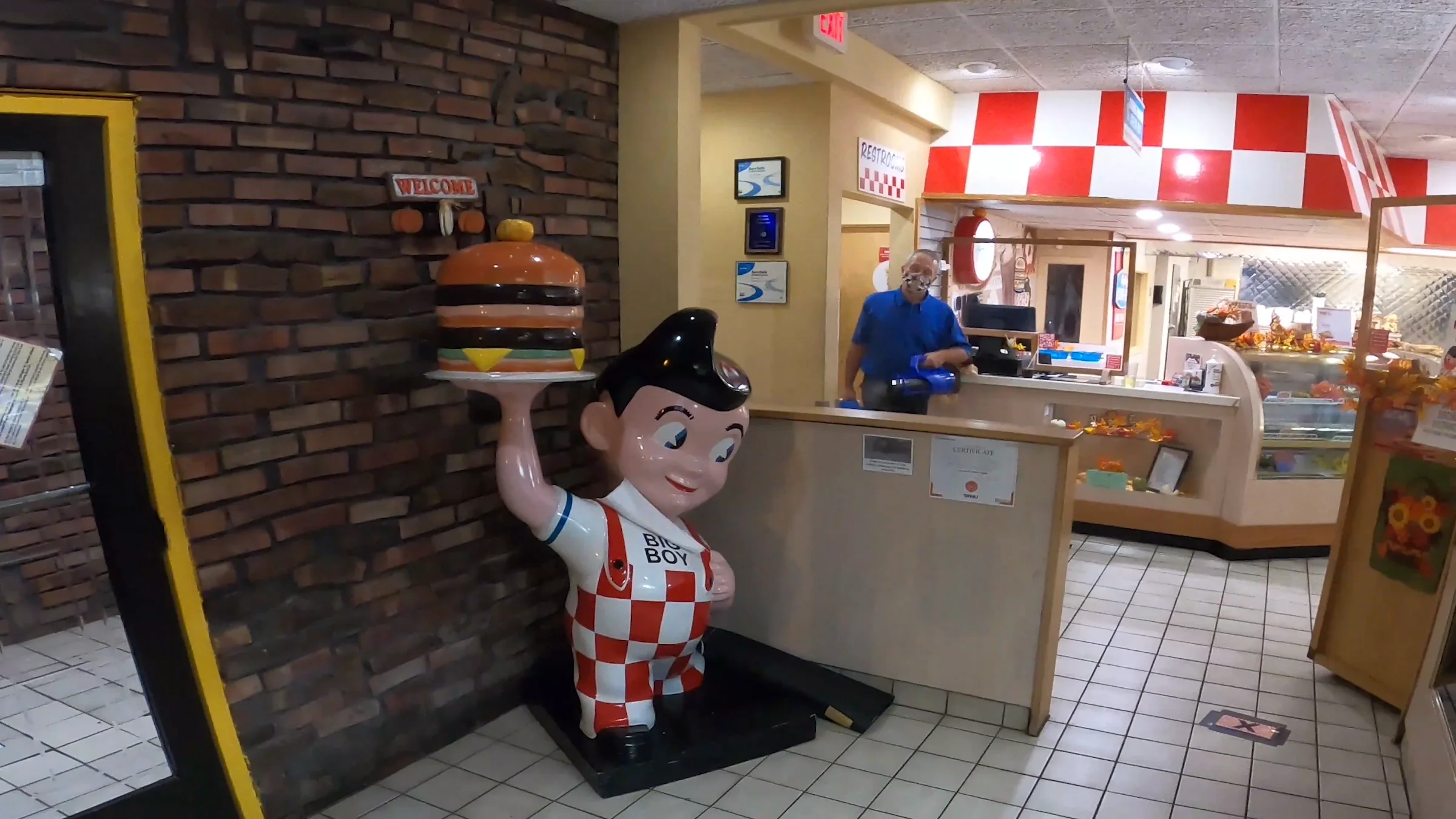 Jackson area restaurant dining room maintained on a SWAT cleaning program